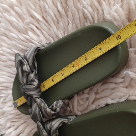 Pink Sandals - Picture 4 of 8